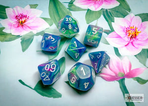 Polyhedral 7 - Die Set Festive - Waterlily/White - Super Retro